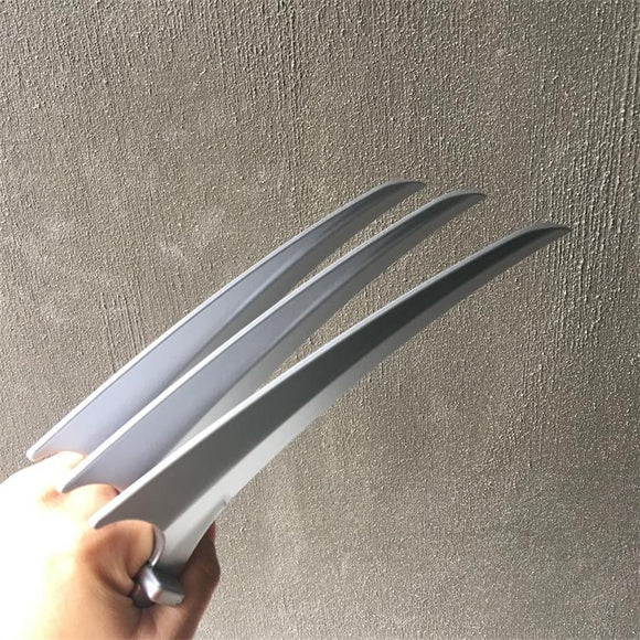 X-Men Wolverine cosplay prop